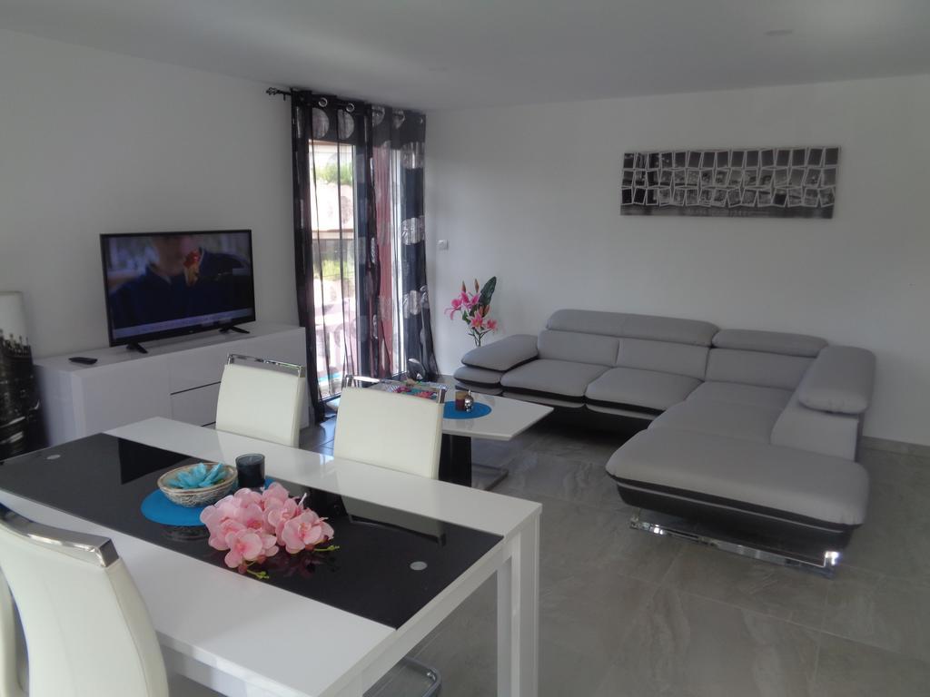 Hotel Du Midi Cazaubon Ngoại thất bức ảnh